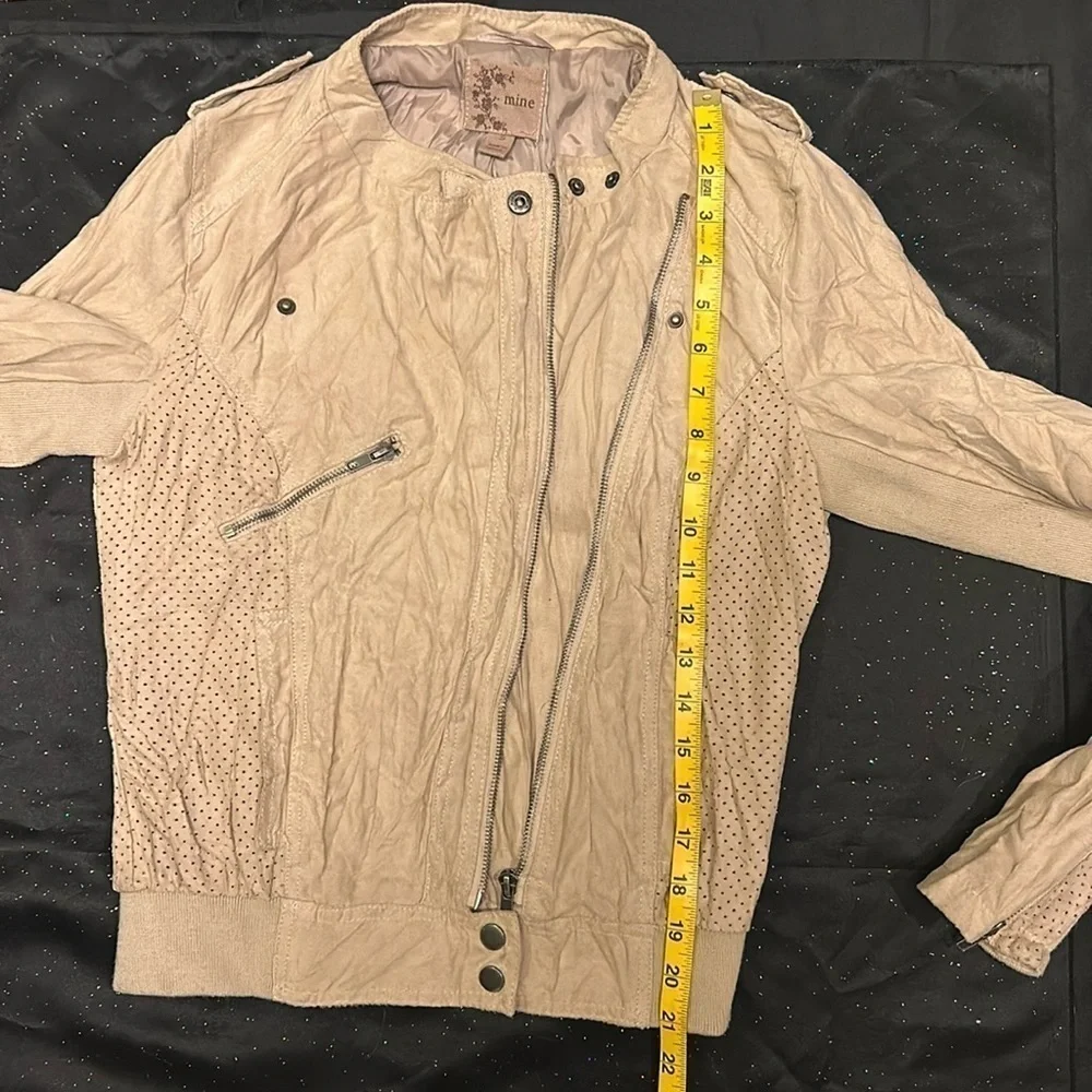 Distressed Cropped Jacket 🧥 - Picture 10 of 15